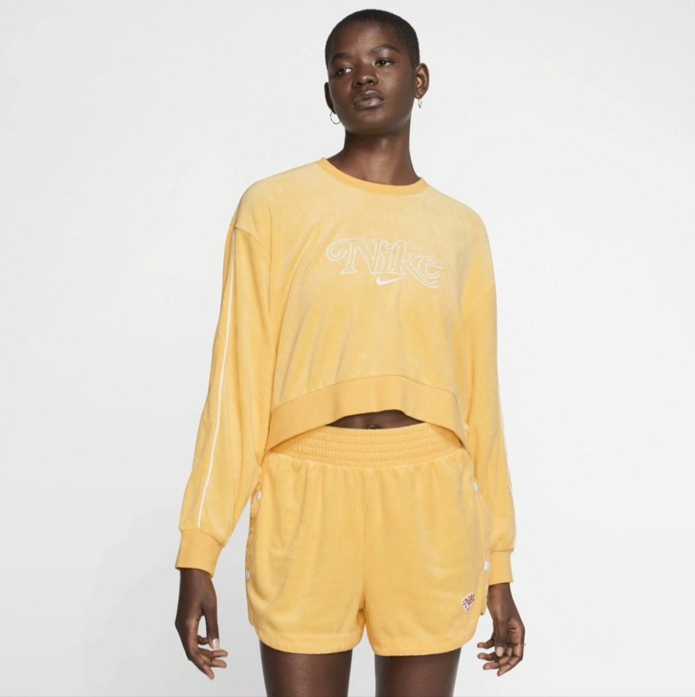NIKE* Sportswear Crew